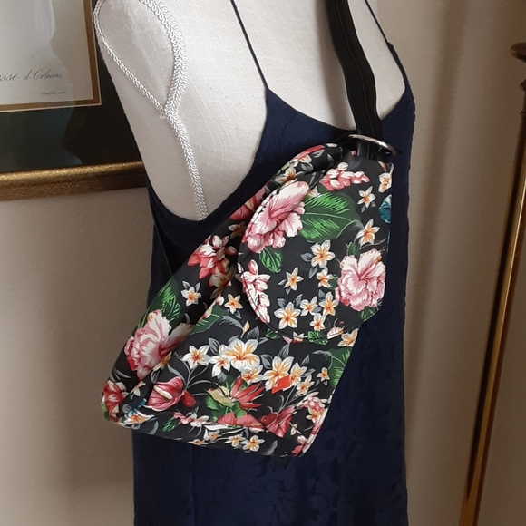 Vinyl, Floral Triangle Sling/ Backpack Convertible Bag - Picture 4 of 8